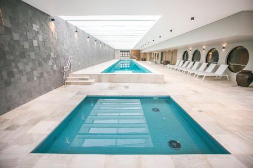 Cabral Apartment | Apto em Curitiba com 2 Quartos e 2 Vagas - VIS0711