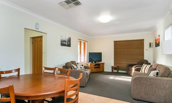 Haynes House | Apurla is "A Little Bit of Country in the City"