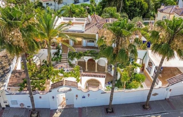 Estepona Villa | ARCADIA - AVENIDA 28 De LAS ADELFAS 29680 ESTEPONA, MALAGA