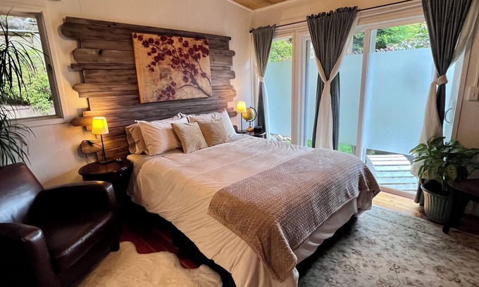 Arcata Apartment | Arcata Forest Retreat: Peaceful Redwood Suite 5 min to Downtown Arcata w Firepit