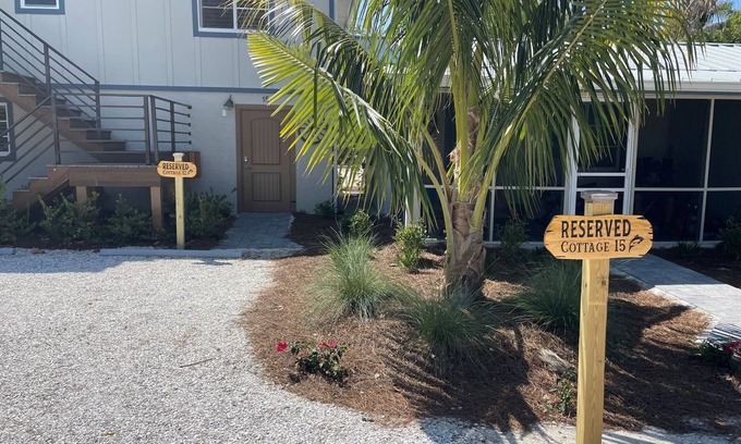 Captiva Cottage | Are you looking for a quaint fishing village in the heart of Captiva Island? - Jensen's Cottage #15