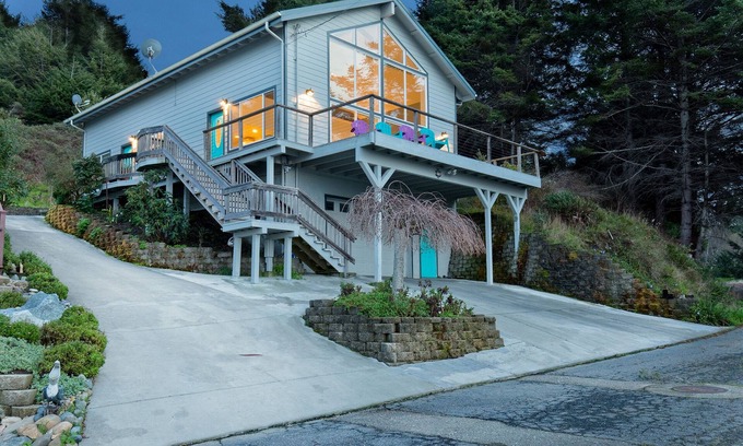 Shelter Cove House | Are you ready to flip the switch & unwind?