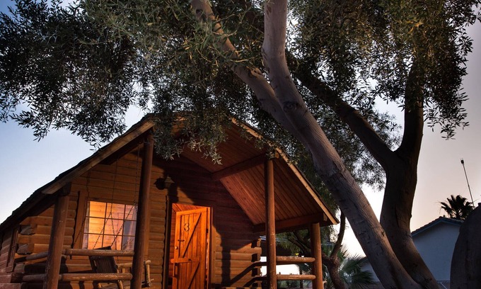 Ehrenberg Cabin | Arizona Oasis Rustic Cabin Rental Sleeps 4