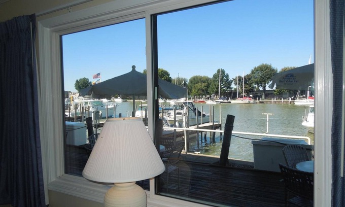 Port Clinton Hotel | Arlington Inn