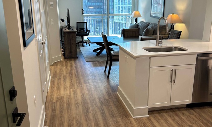 Crystal City Apartment | Arlington, VA - close to DC - 1BR with FREE Parking onsite