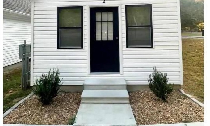 Albertville Cabin | Armadillo Tiny Luxury Cabin Lake