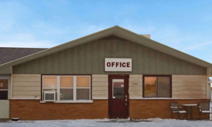 New Salem Hotel | Arrowhead Inn