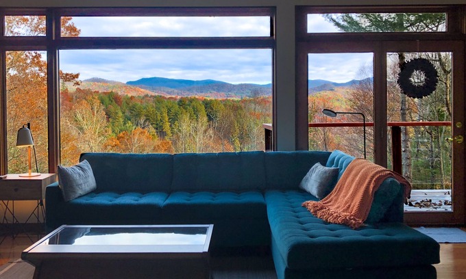 Bakersville Cabin | Artful Self Restoration! Japanese Tub. 2-Sided Fireplace, Games