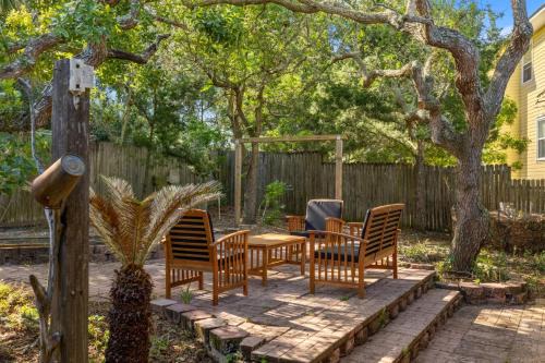 Cedar Key House | Artist Retreat an eclectic getaway