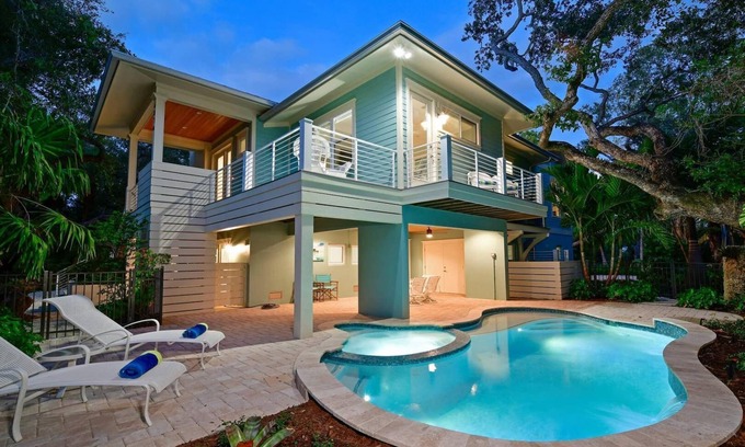 Longbeach Village House | Arts & Vines: LBK Pool Spa Dog Friendly by Anna Maria Life Vacation Rentals