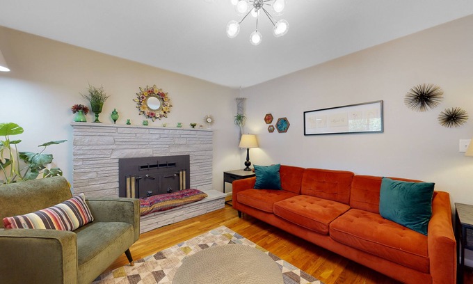 Franklin - Randolph House | Artsy retreat with a large yard, playground, covered patio