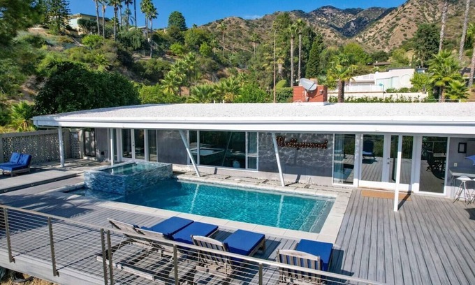 El Miradero House | As seen on Bravo TV. Amazing City Views, with expansive terrace, pool & spa