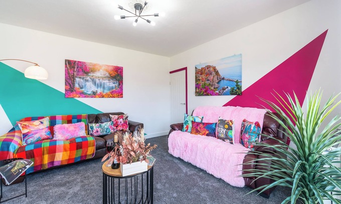 Hull House | Aseda 4BR Parking, Game Zone -pool Table, Garden