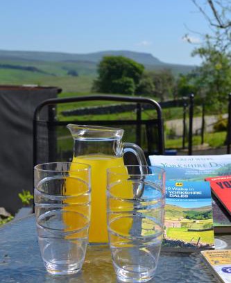 Horton in Ribblesdale House | Ashes Farm - Ingleborough Barn Cottage, with 3 peaks views, near Settle