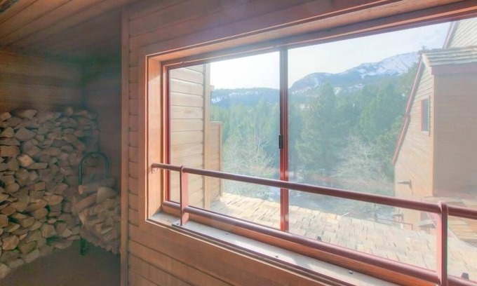 Mammoth Lakes Cabin | Aspen Creek #226 - Year-round Activities!