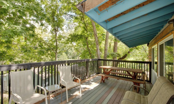 Lake Lafayette Apartment | 'Aston Harbor' Cabin, Walk to Lake Lafayette