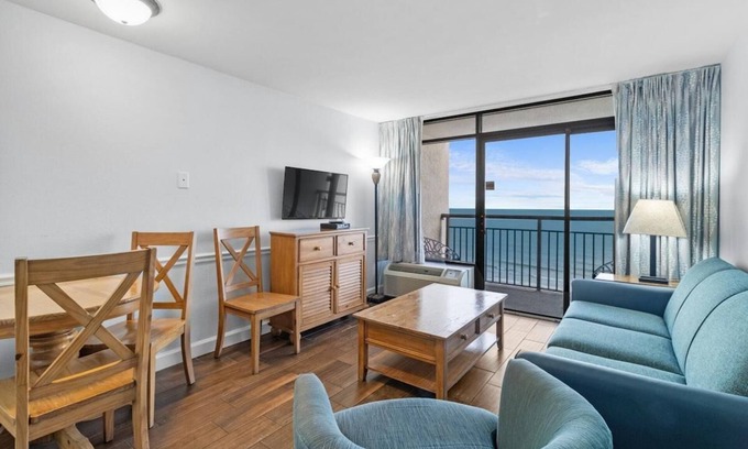 Myrtle Beach Hotel | Astonishing Oceanfront Suite w/Breakfast 10th Flr