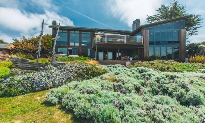 Mendocino House | Astounding Oceanfront Property In Mendocino