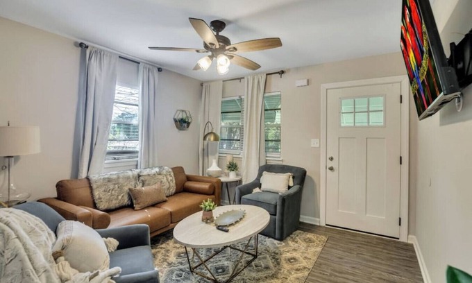 Hiram House | ATH - Hiram - 2BR - Pet Friendly - Fenced (oak)