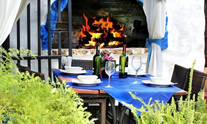 Caledon House | Athenian Villa