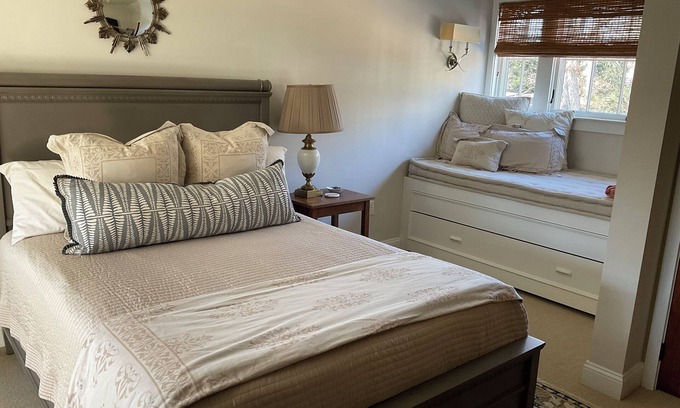 Athens House | Athens Guesthouse—New Construction in Historic District