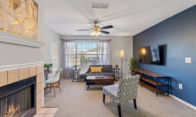 Athens Apartment | Athens Stay near UGA, Pool + Gym & Bear Hollow Zoo, Sleeps 8.