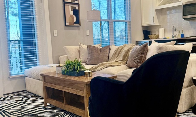 North Decatur Apartment | Atlanta/North Decatur Luxury Getaway !