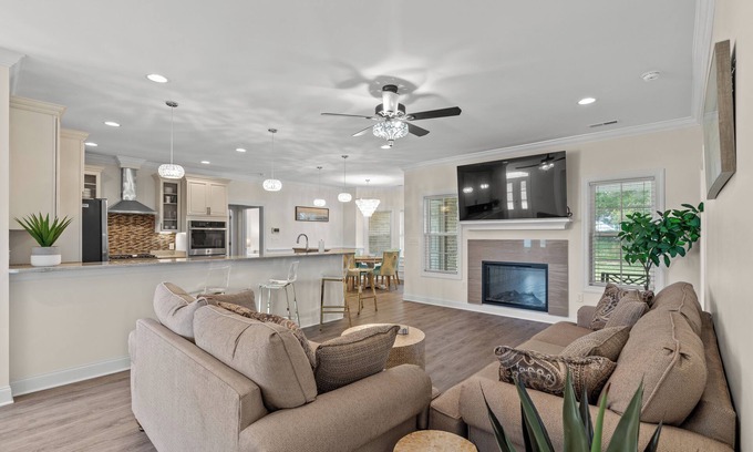 Atlantic Beach House | Atlantic Diamond - Upscale Pet Friendly Home