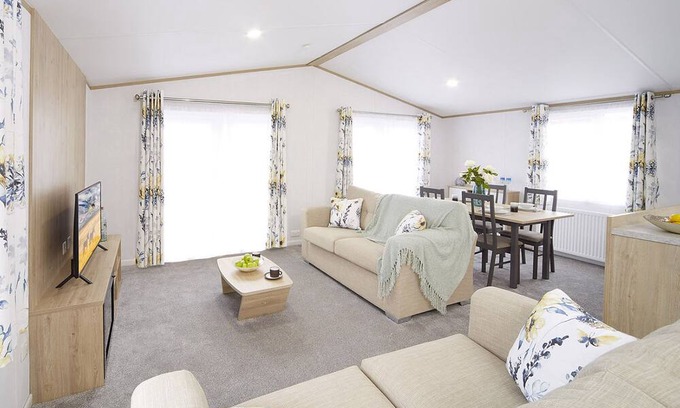 Cresswell Ski Chalet | Atlas Wisteria Lodge