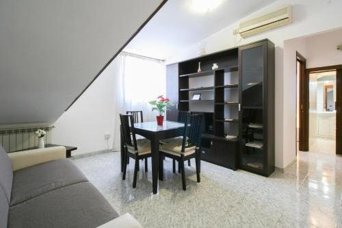 Isola Sacra Apartment | Attico Intimo ed Accogliente - Fiumicino Airport