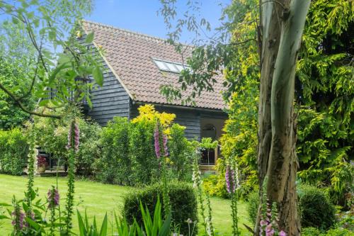 Long Melford Apartment | Attractive 2 storey, 2 bedroom barn in Long Melford