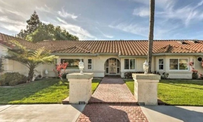 Atwater House | "Atwater Haasecienda Getaway"