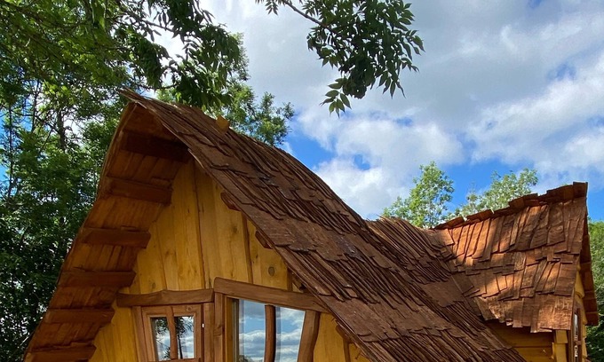 Loray Cabin | Atypical enchanted wooden cabin and heated outdoor pool
