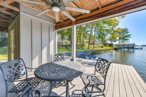 Smith Mountain Estates House | Auburn Game Day Getaway on Lake Martin with Dock!