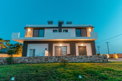 Marmari Apartment | Aurora Apartment, Room 2 - Cozy, close to the beach