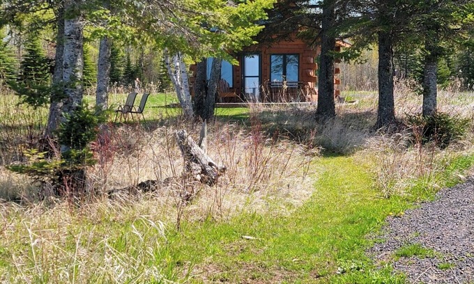 Wisconsin Cabin | Authentic log cabin perfect for 2❣️Fantastic Lake Superior Views & beach access!