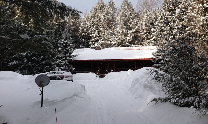 Wardsboro Cabin | Authentic Vermont Log Cabin Between Mount Snow and Stratton - No monthly rentals
