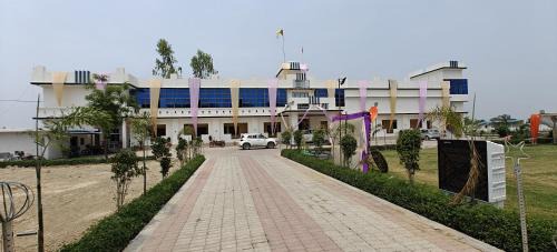 Sultanpur Resort | Avadh Garden Marriage Lawn & Guest House