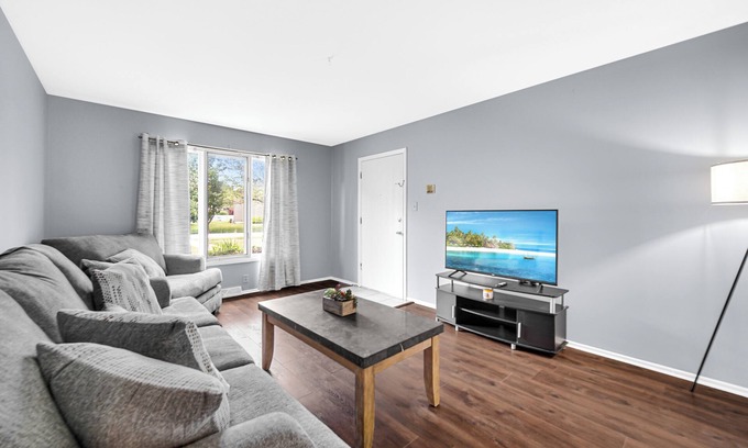 Munster Apartment | AVAIL 12/3- 2BR CONDO by Shops Hospitals & Chicago