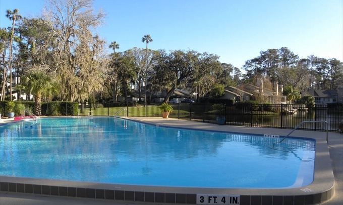 Palm Valley Condo | AVAILABLE TPC! Beautiful and spacious Players Club Villa 3BR/3BA!