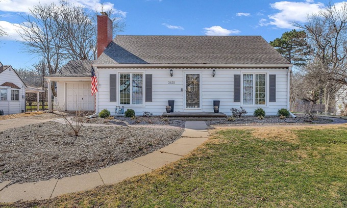 Topeka House | Avalon Gage House