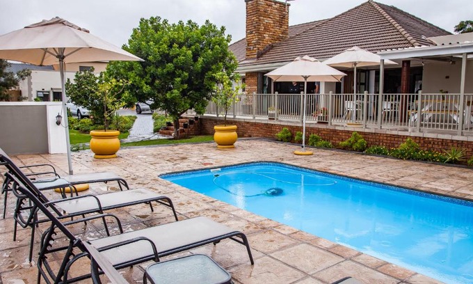 Vredenburg House | Avanti Guest Lodge