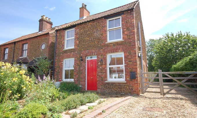 Dersingham House | Avocet Cottage - Two Bedroom House, Sleeps 4