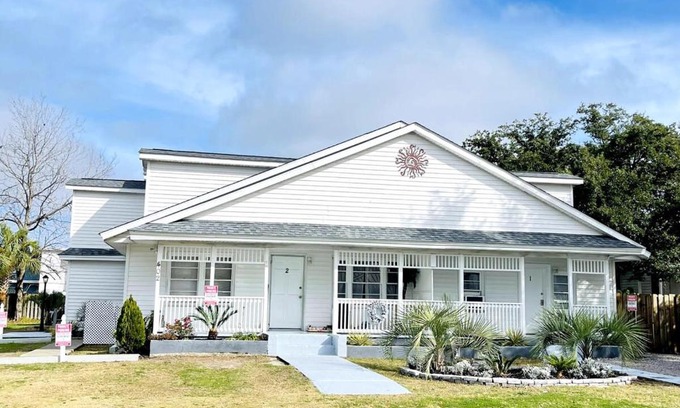 Myrtle Beach Apartment | AW3 Stay close to the beach