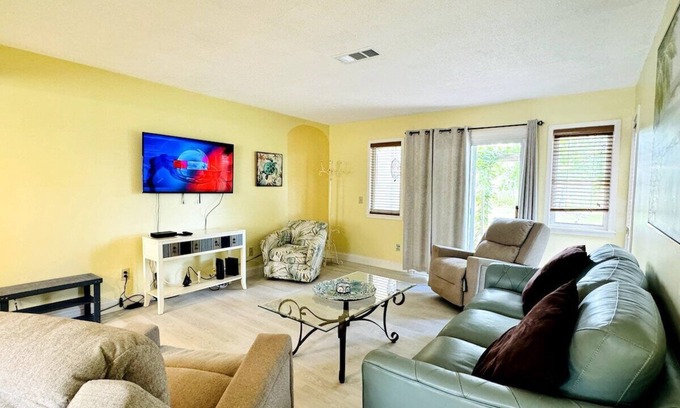 Little River Apartment | Awesome 1st floor, 2BR apartment at Bay Tree