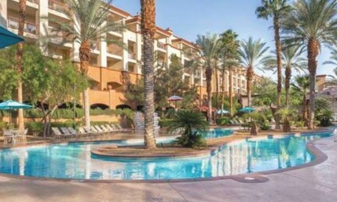 Enterprise Condo | Awesome 2 Bedroom Condo for Formula 1