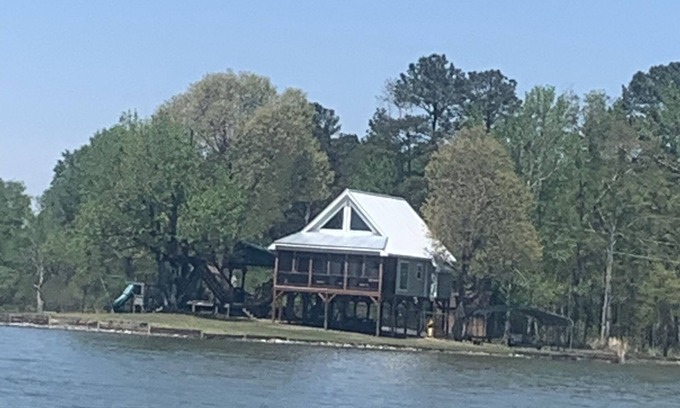 Cedar Bluff House | Awesome 4 Bed/2 Bath on Private Point, Spectacular Lake Views!