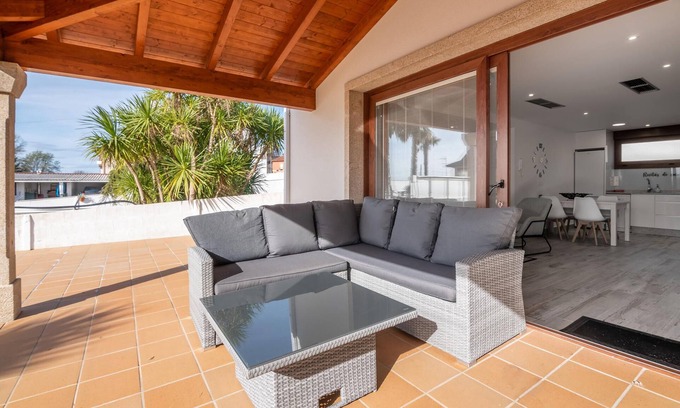 Tabagon Apartment | Awesome apartment in O Rosal with WiFi