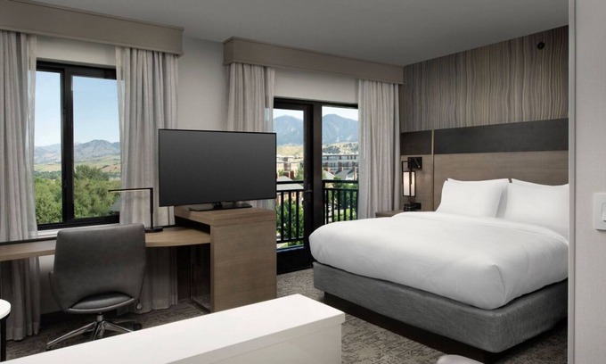 Bozeman House | Awesome Find! 2 Spacious Units, FREE Bfast, Pool, Short Drive to Josephine Park!