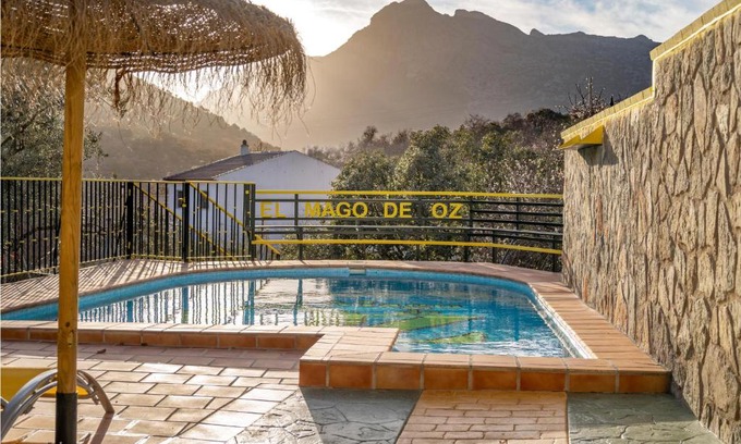 Alfarnate House | Awesome Home In Alfarnate With Kitchen